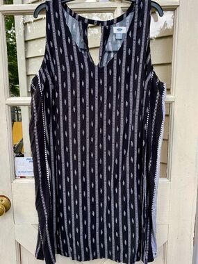 Old Navy Black and White Sleeveless Mini Dress with Vertical Pattern